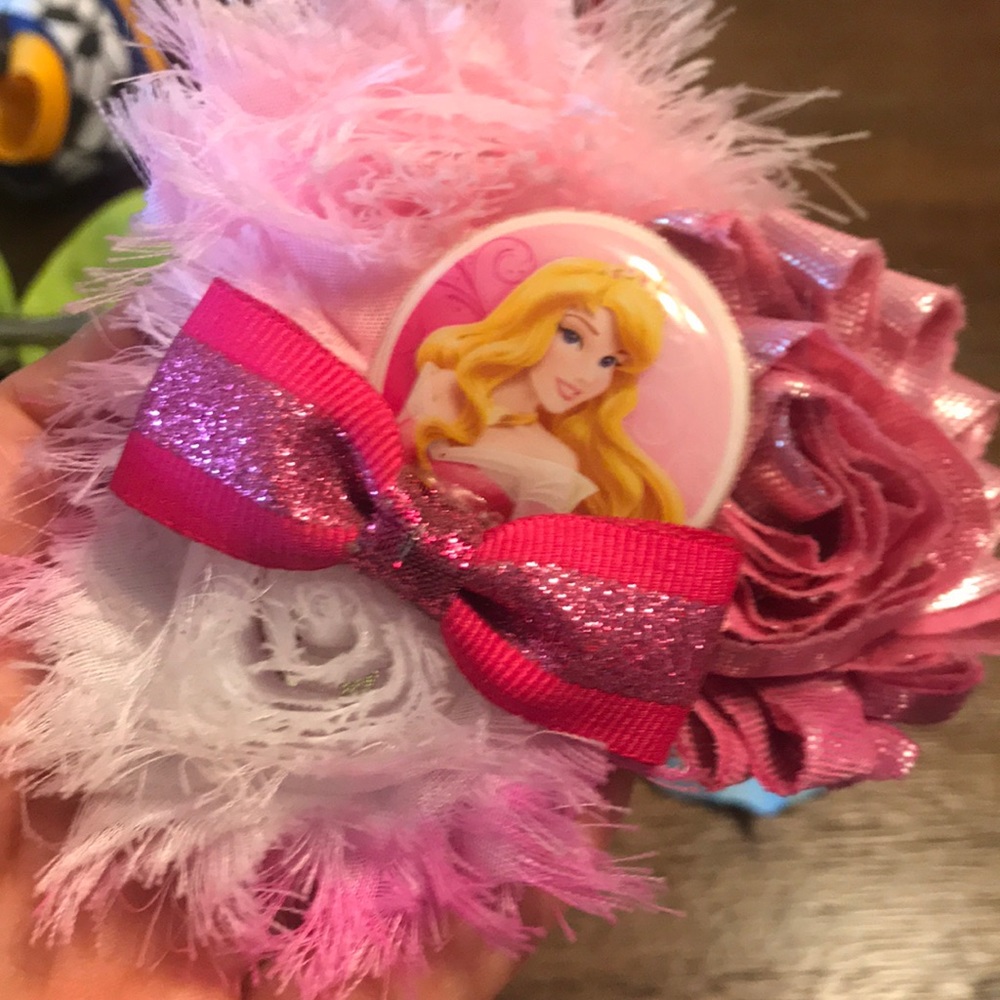 Bows - Picture 10 of 12